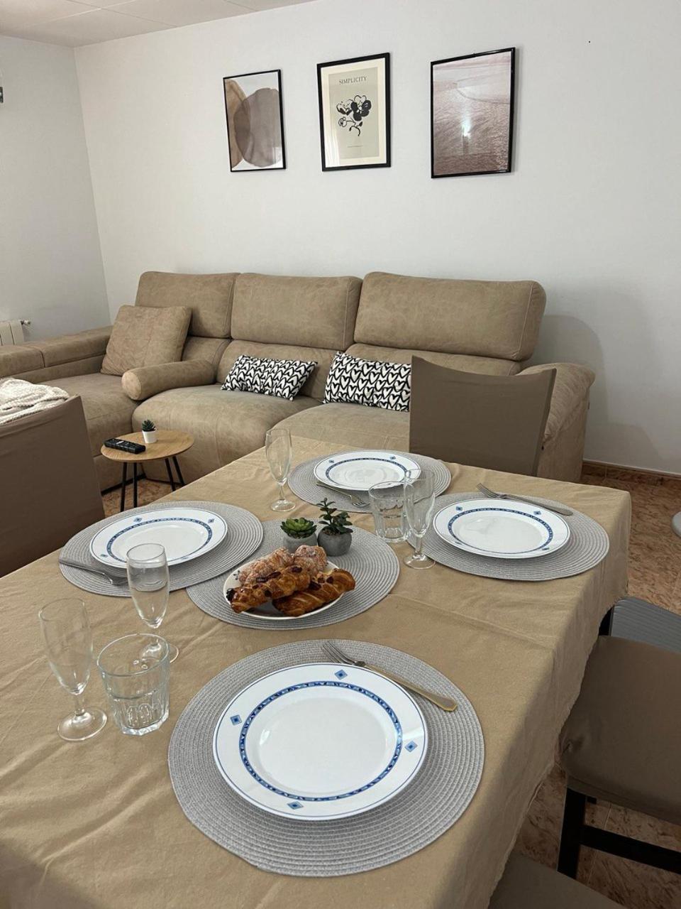 Piso Ideal Para Una Familia Ubicado Cerca Del Mar Blanes Exterior foto